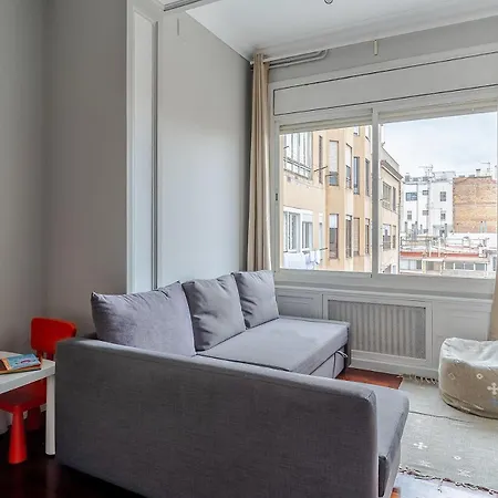 Canela Homes Eixample * Барселона
