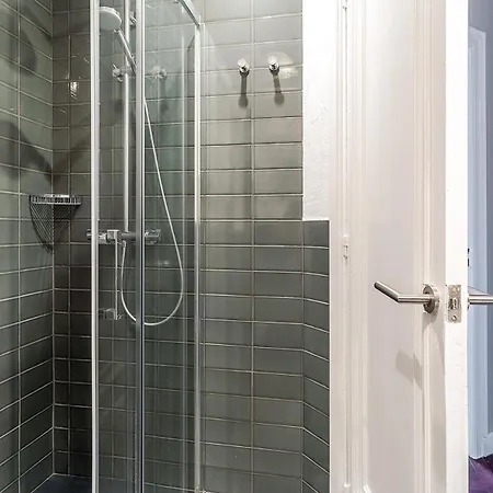 Canela Homes Eixample * Барселона
